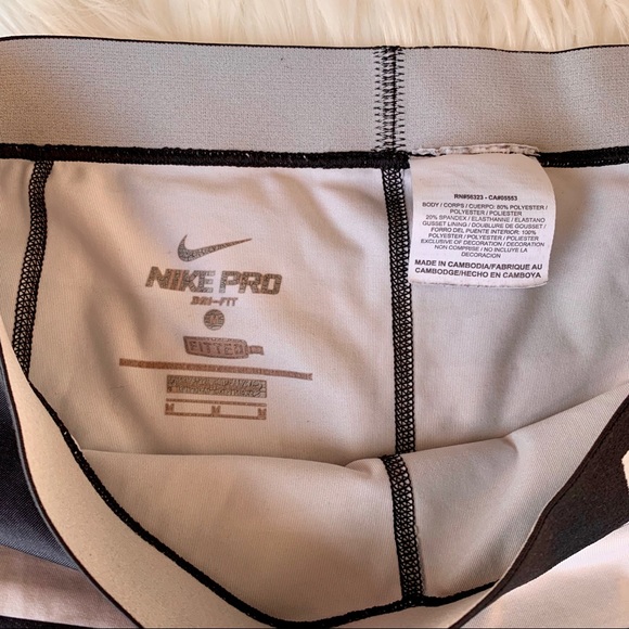 Nike Pro Dri-Fit Capri Fitted Striped Leggings - Picture 4 of 7